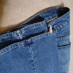 Men's 527 Levi's size 30-30 used in good condition.